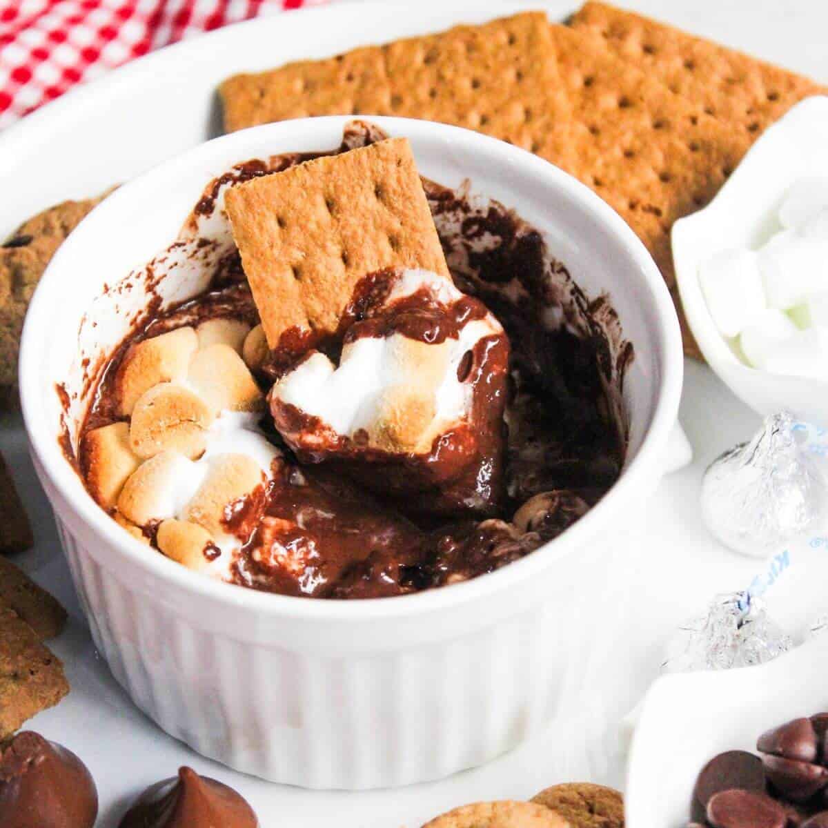 S'Mores Dip (Quick & Easy) | Little Bit Recipes