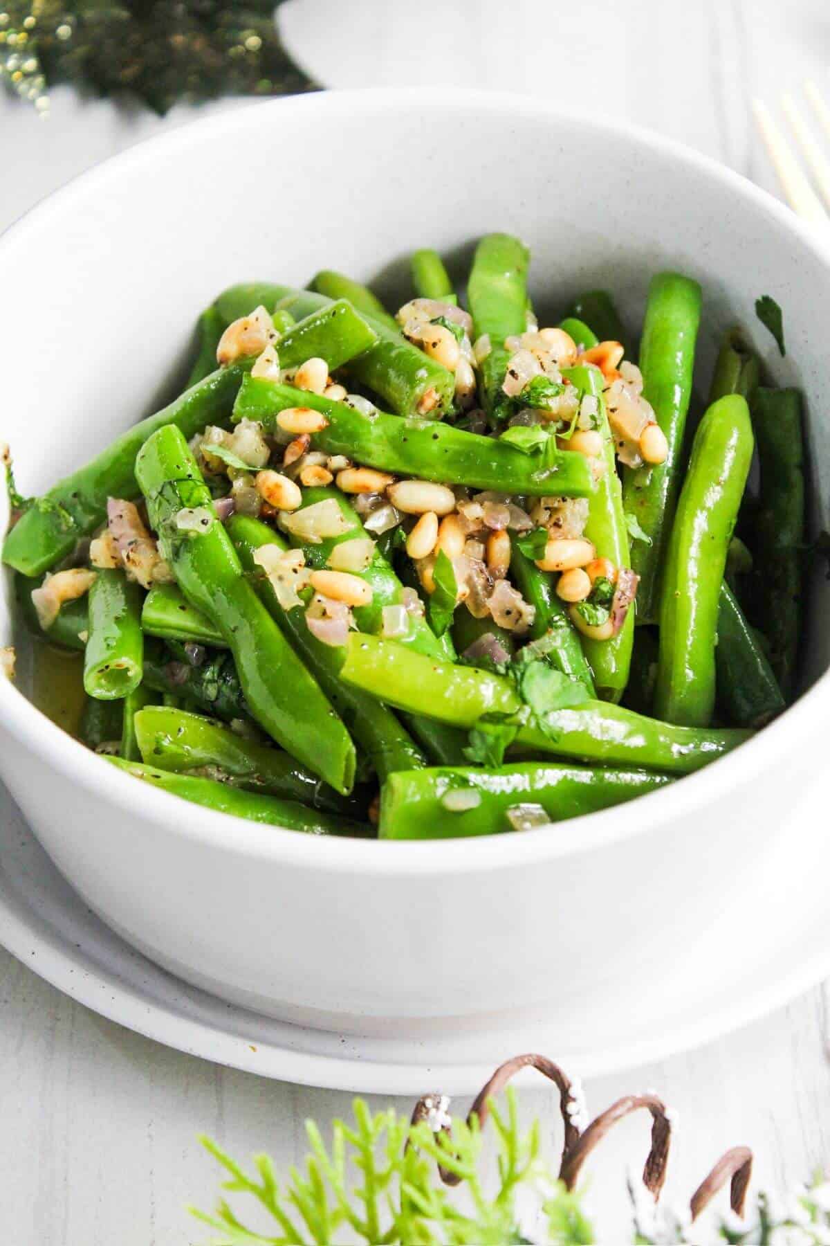 Garlic Butter Green Beans | Little Bit Recipes